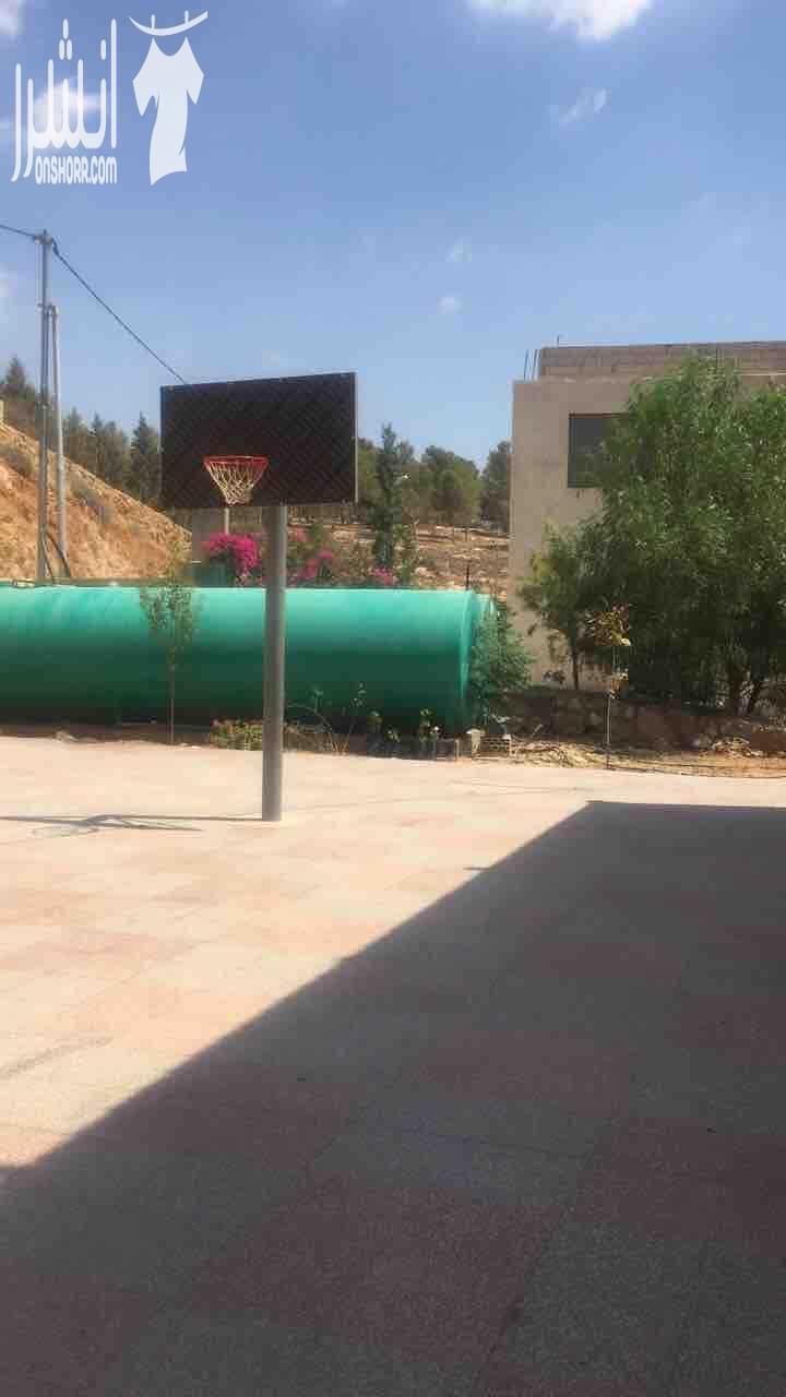 مزرعة مميزة في جرش للايجار مبيت او بدون مبيت مسبح 8*4 مع اضاءة كرة سلة كرة طائرة قعدات خارجية برندات اطلالة مميزة اجواء مميزة للشوي مكان للزرب مكان للعب الاطفال اسعار حسب الايام