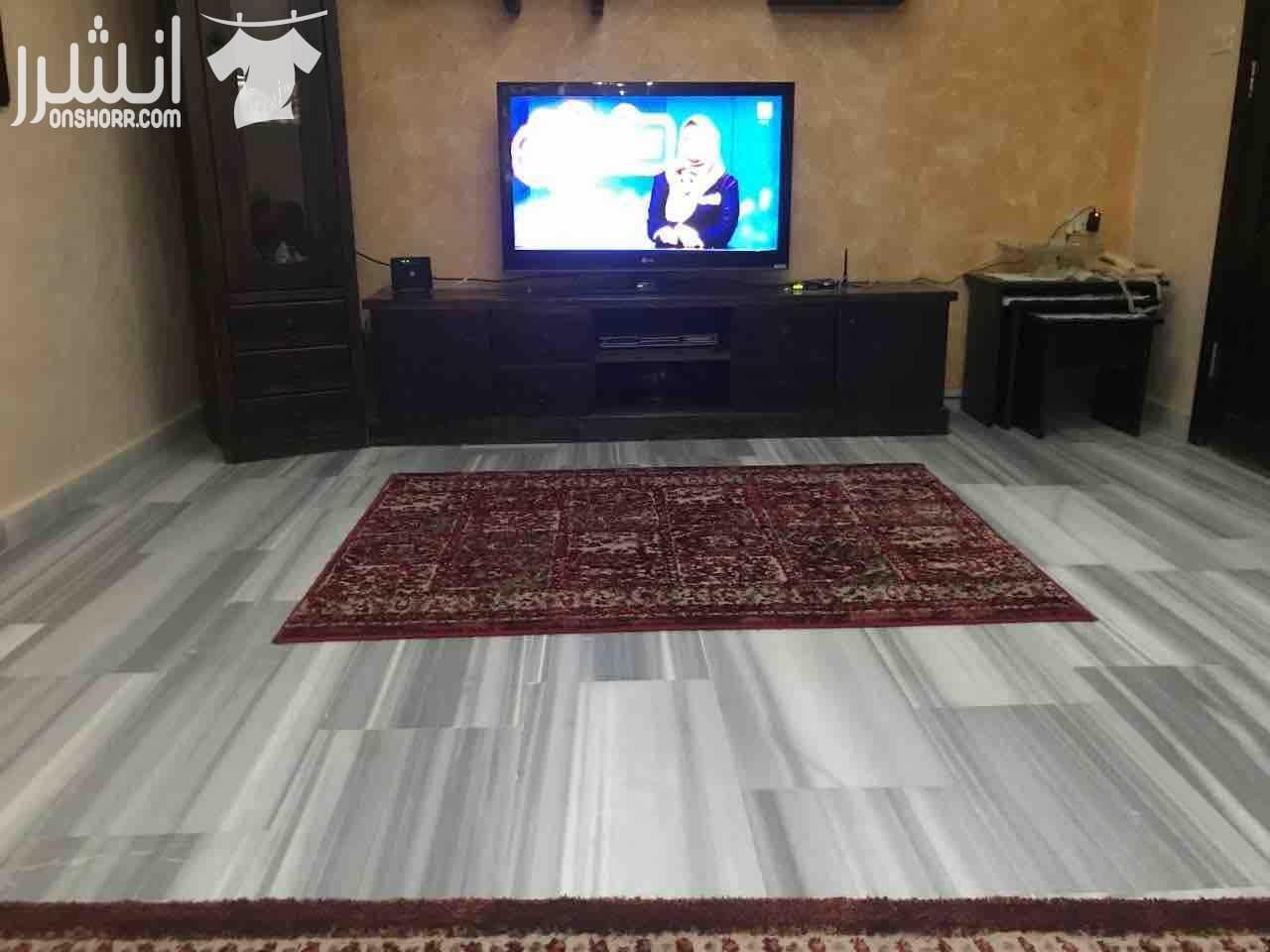 شقة للبيع في الجبيهة بالقرب من مدارس الإبداع التربوي تسوية غير مضغوطة مساحة ١٦٢ متر مربع تتكون من ٣ غرف نوم ٣ حمامات صالون كبيرة وغرفة معيشة كبيرة مطلخ راكب وتدفئة مركزية حديقة ٦٠ متر مربع باربكيو و...