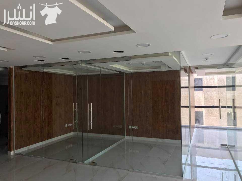 شركة اليسر للمقاولات الأنشائية .... * جميع اعمال الديكورات الداخلية والخارجية من تصميم خشب - تبليط - دهان - تركيب كرميد - جبس بورد - صيانة عامة - تركيب مقاطع الالمنيوم - تركيب حديد - تركيب ابواب - س...