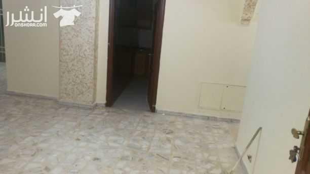 للبيع شقه في طبربور موقعها بين عريفه مول وعرجان مول طابق ثاني مساحتها 130 متر وعمرها 8 سنوات فيها مصعد وبسعر 48 الف دينار
