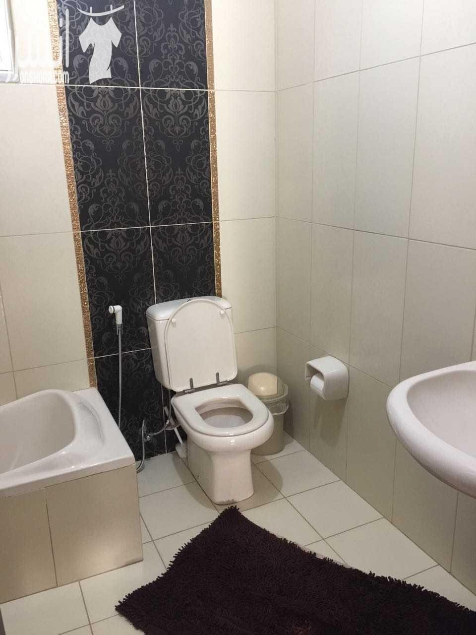 شقة مفروشة بالكامل للإيجار في ضاحية الرشيد .3 نوم ، 2 حمام ، غرفة معيشة ، مطبخ ، سفرة ، وغرفة ضيوف. لمزيد من المعلومات يرجى الاتصال على هاتف 0795257013