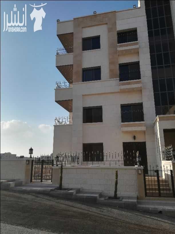 شقق للبيع مساحات 180متر 3غرف نوم و3حمامات ومطبخ وصالون ومعيشه وعندنا كمان 4غرف نوم وصالون ومعيشه ومطبخ يوجد تسويات وطوابق أرضى وأول وتلت وشقه في التاني عمر البناء 11شهرلسه جديده انا الحارس احمد لأي اس...
