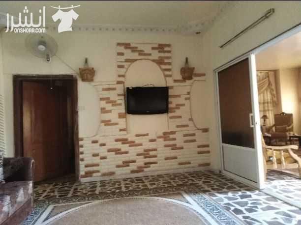 منزل طابقين للبيع في محافظة الزرقاء قرب دوار الحاووز شارع الاندلس الشقة الأولى تتكون من غرفتين وصالون وحمامين ومطبخ ومخرجين الطابق الثاني يتكون من 3 غرف وصالون وحمام ومطبخ وبلكونتين شمع الطابق الثالث...
