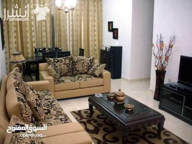 شقه مفروشه للبيع في منطقه ام اذينه بالقرب من الابراج منطقه حيويه ..مكونه من 2غرفة نوم طابق تالت عمر بناء ٦ سنوات يوجد مصعد مساحة الشقه 95 م البيع من المالك مباشره السيد سمير 079681120