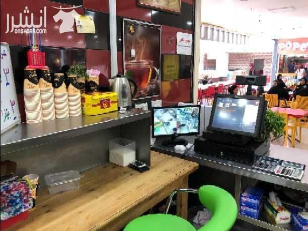 مطعم معجنات(صباحو) بالاستقلال مول للبيع فرن حجري كامل المعدات كاش ريجستر ٣ موظفين ايجار شهري ١٠٠٠ دينار فقط
