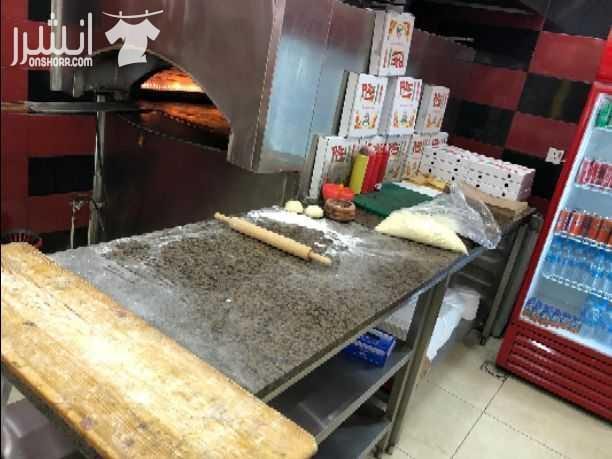 مطعم معجنات(صباحو) بالاستقلال مول للبيع فرن حجري كامل المعدات كاش ريجستر ٣ موظفين ايجار شهري ١٠٠٠ دينار فقط