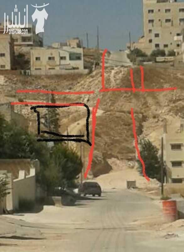 أرض للبيع ماركا الجنوبيه المرقب مساحتها ٢٩٣متر قريبه من شارع الحزام على شارعين وأصلها خدمات كوشان مستقل الشوارع لسا مش مفتوحه سكن دال