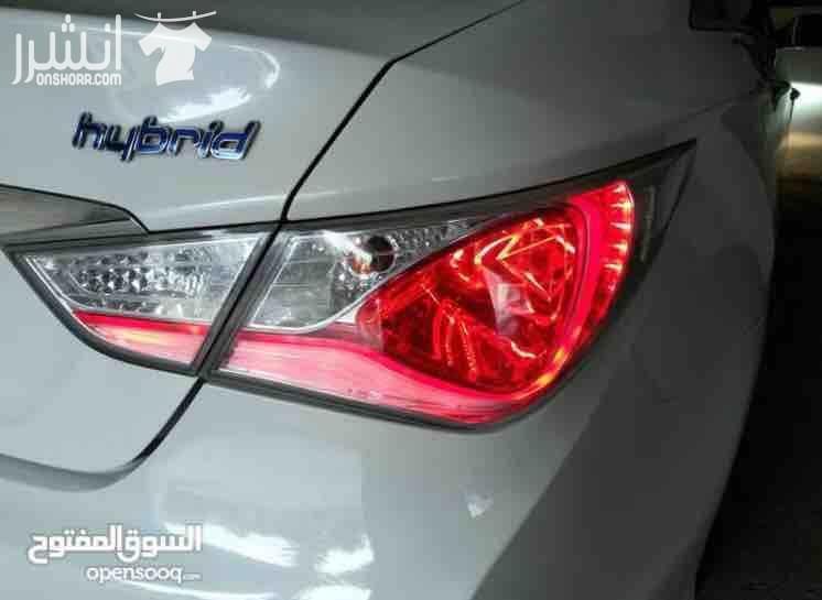 سوناتا كوري هايبريد 2012-من مالكها ماتور 2000 CC قوي و اقتصادي لون سلفر ميتاليك جنط 17 اصلي مميز فئة الرويال برستيج ( فل الفل) فرش جلد أسود كراسي امامية كهرباء ذاكرة كرسي عدد 2 كراس أمامية مدفية و...