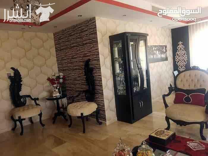 شقه مفروشه في دير غبار ٢٣٠ م طابق ثالث روف ١٢٠ م شبه فيلا فخمه جدا بسعر ٢٣٠ الف مع العفش ٠٧٩٦٦٠٠١٤٠