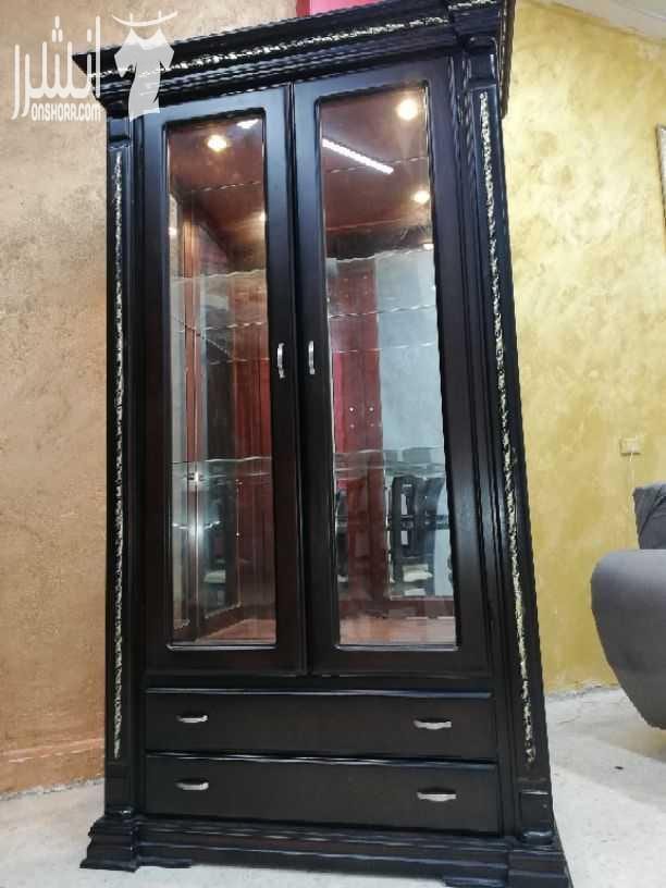 يا بلاششششش عرض نهاية الاسبوع وصعب تتكرر غرفة سفرة ملوكية تركيا من3 قطع( دينسوار وفضيه وطاولة 8 كراسي) مصنوعة من خشب زان البلوط مدهونه دهان بوليستر كلفت صاحبها 1800 دينار وانا عارضها بسعر اكثر من مغر...