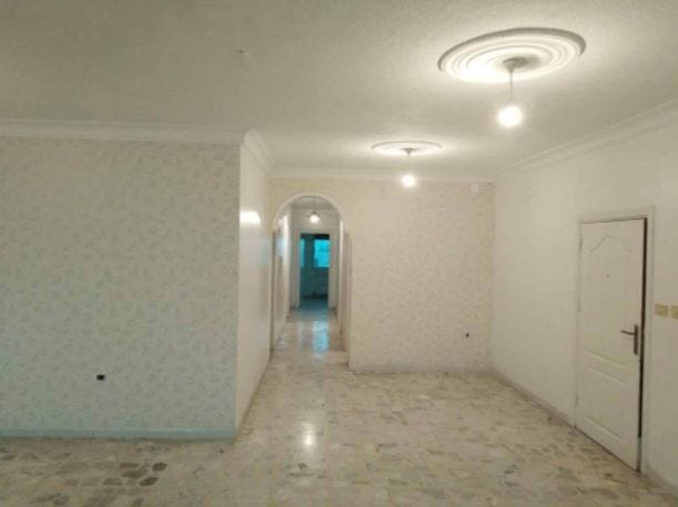للبيع بداعي السفر
شقة للبيع في منطقة دير غبار بمساحة 156م على سند التسجيل ، مكونة من 3 غرف نوم واحدة ماستر صالة ، غرفة جلوس ، مطبخ ، 3 حمامات، برندة مطلة ، مصعد ، طابق أخير ، منطقة مخدومة والسعر مغ...