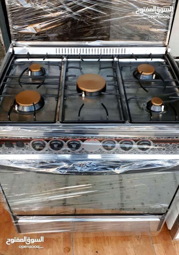 أفران غاز بحاله وكاله وبسعر مغري جدا فقط ب 140 يونيفرسال الإيطالي
0797281396