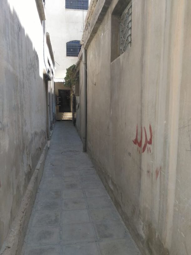 عمارة سكنية / تجارية للبيع في الزرقاء
شارع السعادة الحي التجاري دخلة البنك الاهلي منتصف السوق
العمارة مكونة من 3 شقق سكنية
شقة أرضية وشقتين على الطابق الاول
اربع مخازن
جميع الشقق السكنية مؤجرة بدخ...