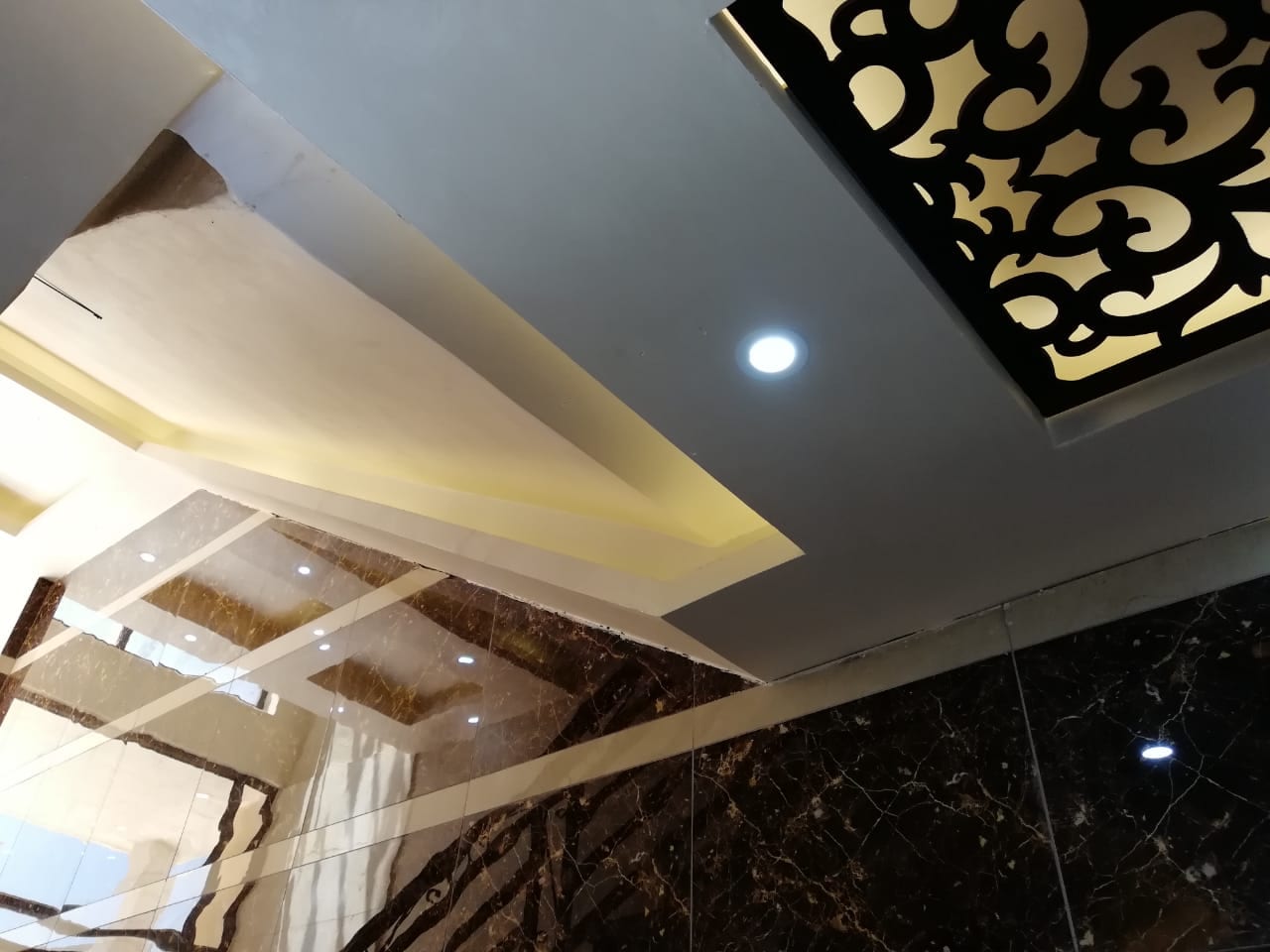 شقة(((طابق اول))) في اجمل مناطق عرجان ومن المالك مباشرة مساحة 170م?️?️?️
?️?️?️بناء حديث لم تسكن بعد?️?️?️
الاقساط(((((40% دفعة والاقساط على 3 سنوات)))
تتكون من 3 نوم?️ و3 حمامات وصالون? ومعيشة? ومطب...