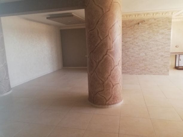 فيلا للبيع طريق المطار
فيلا للبيع مكونه من طابقين كل طابق 350 متر بركه سباحه تدفئه اباجورات حمايه
مساحه الارض ثلاث دونمات 750 متر
كراجات سيارات جلسات مميزه منطقه هادئه قرب الخدمات الموقع اراضي جنوب عم...