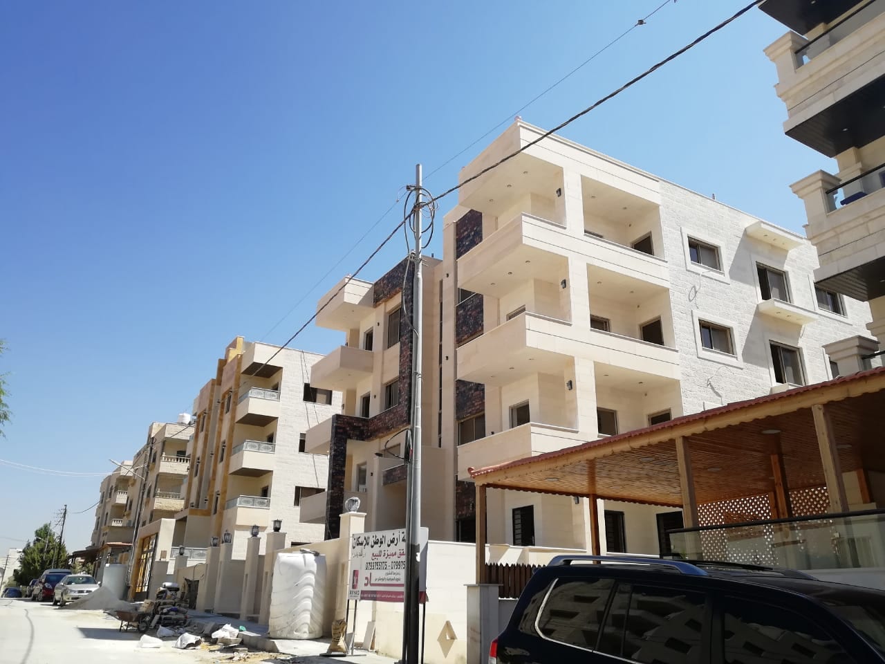 مشروع مميز بمواصفات عالية في مرج الحمام
مرج الحمام – دوار الاتصالات – بالقرب من حديقة الامانة
يحتوي المشروع على 10 شقق
شقق مساحة 179 م 2 شقق سوبر ديلوكس
3 غرف نوم (واحدة ماستر ) ، غرفة...