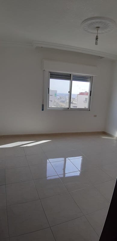 البيادر موقع رائع سكنى استثمارى شقة للبيع من المالك مباشرة طابق ثانى 80م مع مصعد 2نوم 2حمام صالون مطبخ راكب كراج دهانات تطبيع سوبر ديلوكس بناء 3سنوات بحالة الجديد للبيع من المالك مباشرة بسعر 39ألف نه...