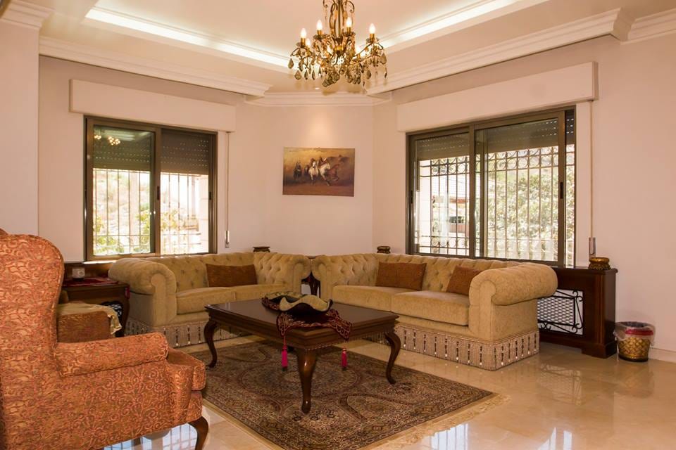 ? فيلا بإطلاله مميزه بالمواصفات التالية:
السعر 940 ألف دينار أردني. للاستفسار الاتصال أو واتساب: 00962796332169
✅أربع طوابق في الجبيهة / حي القدس بجانب مسبح تولين / خلف قصر الأميرة بسمة
✅بناء حجر...