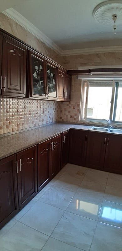 البيادر موقع رائع سكنى استثمارى شقة للبيع من المالك مباشرة طابق ثانى 80م مع مصعد 2نوم 2حمام صالون مطبخ راكب كراج دهانات تطبيع سوبر ديلوكس بناء 3سنوات بحالة الجديد للبيع من المالك مباشرة بسعر 39ألف نه...