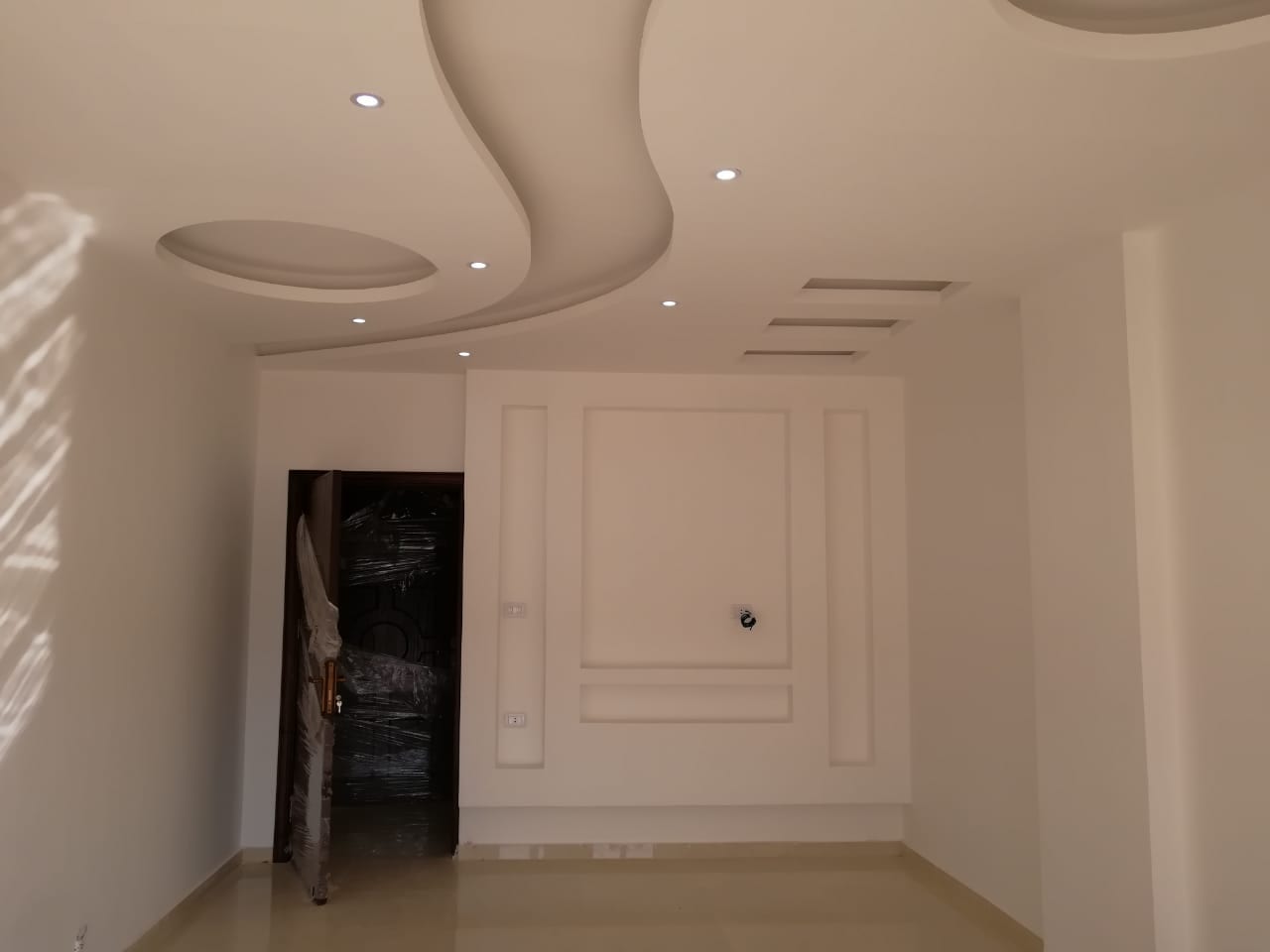 شقق ارضية مع ترس امامي وكراج خاص في شفا بدران((بالقرب من مسجد النهار)) ومن المالك مباشرة
مساحة 150 متر و 153 متر
حجر رويشد نخب اول
بلاط اسباني نخب اول
اطقم حمامات اوروبي معلقة
ابواب قشرة البلوط
ديكور...