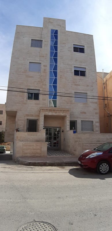 البيادر موقع رائع سكنى استثمارى شقة للبيع من المالك مباشرة طابق ثانى 80م مع مصعد 2نوم 2حمام صالون مطبخ راكب كراج دهانات تطبيع سوبر ديلوكس بناء 3سنوات بحالة الجديد للبيع من المالك مباشرة بسعر 39ألف نه...