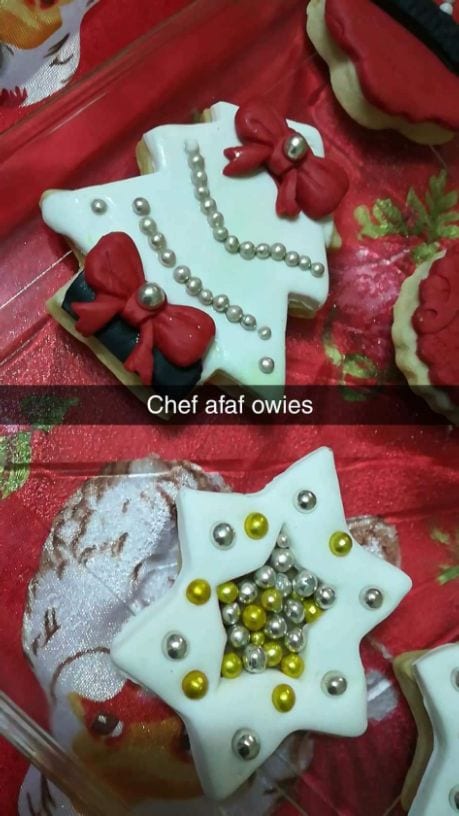 بدأت باستقبال طلبات عيد الميلاد المجيد .....ترقبوا كل جديد مع الشيف عفاف عويس الكل بشتغل كوكيز بس الكوكيز من عندي غير ...الشكل غير....الطعم غير.....النظافة غير.....جودة المواد المستخدمة غير ...كلة...