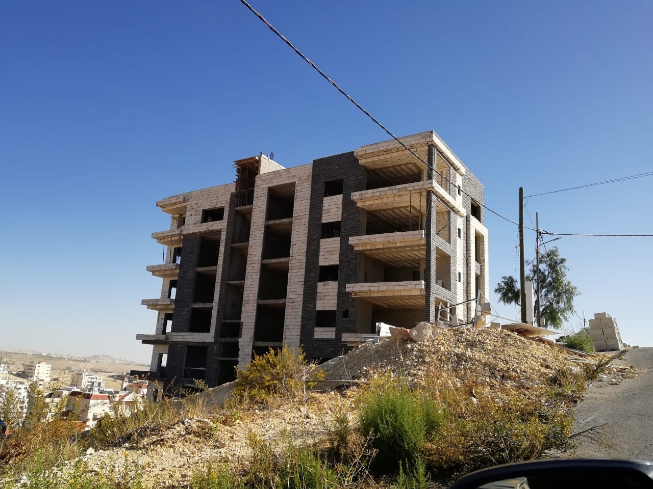شقق بكهرباء مجانية مدى الحياة وتشطيبات فندقية عالية ومن المالك مباشرة مساحة 205
الشقة قيد الانشاء تسلم 3-2019
تتكون من 4 نوم و4 حمامات وصالون ومعيشة ومطبخ وبلكونة
تشطيبات فندقية عالية
شقة كهرباء مج...