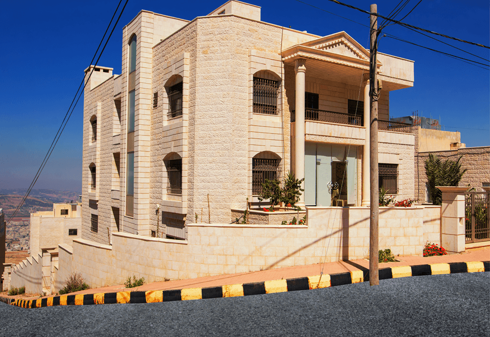 ? فيلا بإطلاله مميزه بالمواصفات التالية:
السعر 940 ألف دينار أردني. للاستفسار الاتصال أو واتساب: 00962796332169
✅أربع طوابق في الجبيهة / حي القدس بجانب مسبح تولين / خلف قصر الأميرة بسمة
✅بناء حجر...