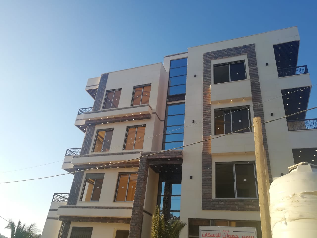 شقةفاخرة بتشطيب فندقي اقساط في شفا بدران((بالقرب من جامعة العلوم التطبيقية))
ومن المالك مباشرة 150م
الاقساط(((((50% دفعة والاقساط على 30 شهر)))))
تتكون من 3 نوم و3 حمامات وصالون ومعيشة ومطبخ وبلكونة...