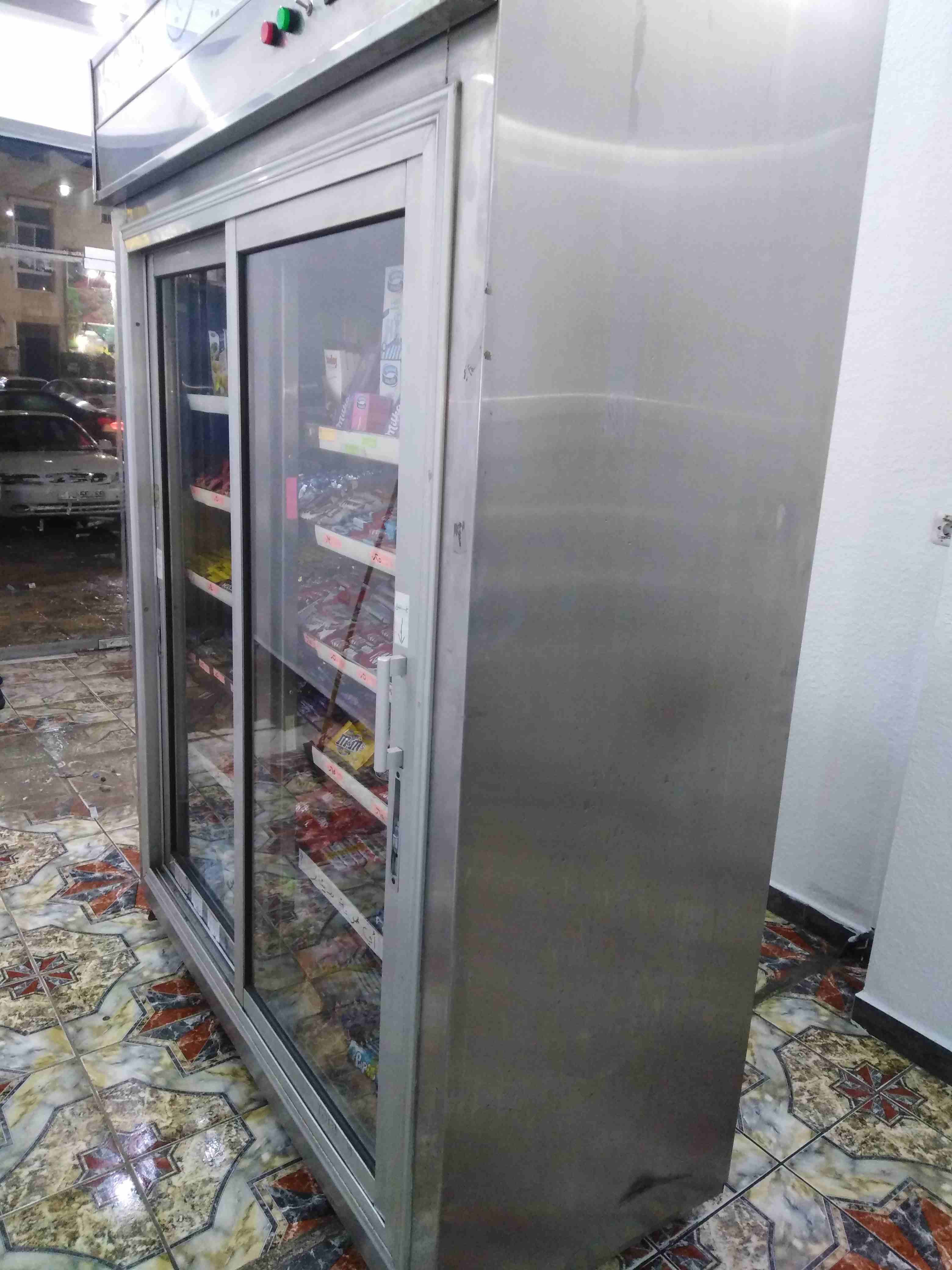 ثلاجة عرض ستانلس بابين للبدل على ثلاجة عرض باب واحد بحالة ممتازة
لا تنسَ أنك شاهدت هذا الإعلان في عنكبوت...
