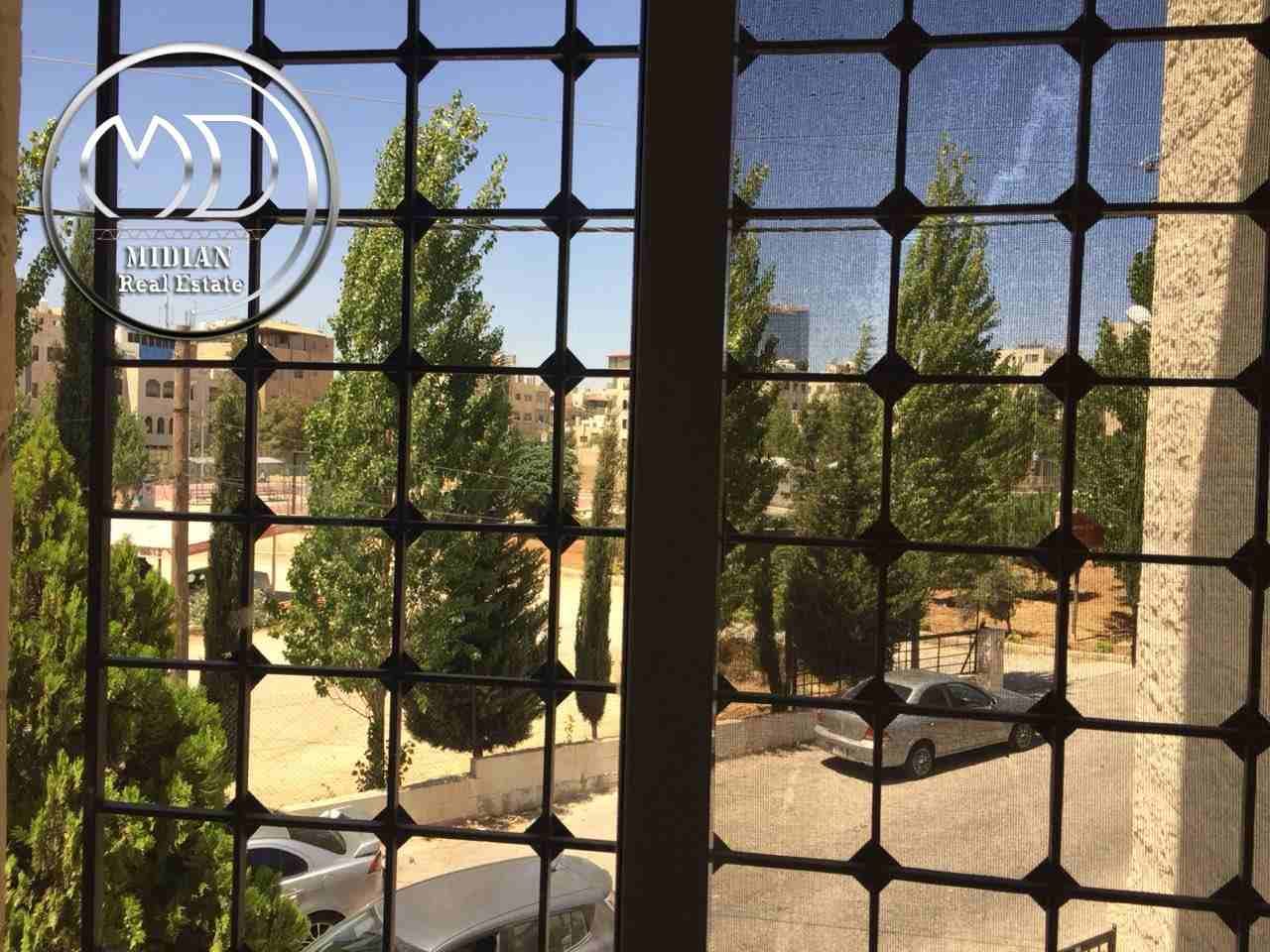 شقه طابقيه - فرغه للايجار عبدون - قرب السفارة الاميركية
لا تنسَ أنك شاهدت هذا الإعلان في عنكبوت
ق...