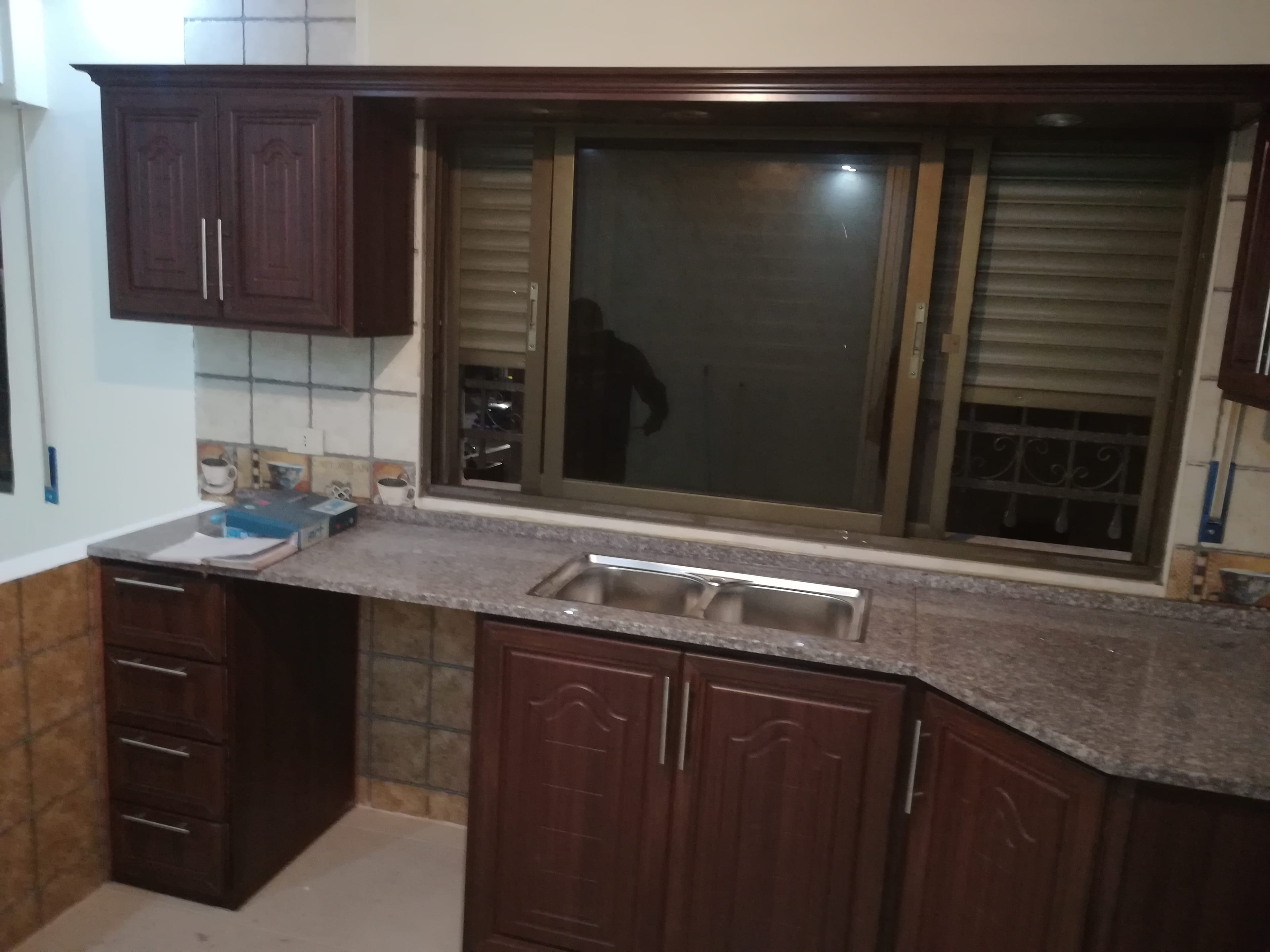 مطابخ وخزائن حائط الاخوة عروضنا الجديدة 45 دينار متر مطبخ الالمنيوم
لا تنسَ أنك شاهدت هذا الإعلان في عنكبوت...