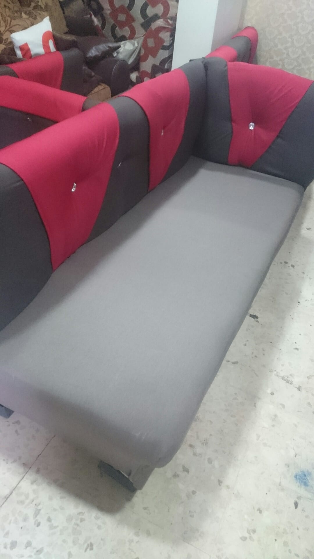 10اطقم كنب البيع كامل بسعر 1300دينار
لا تنسَ أنك شاهدت هذا الإعلان في عنكبوت
البيع كامل...
