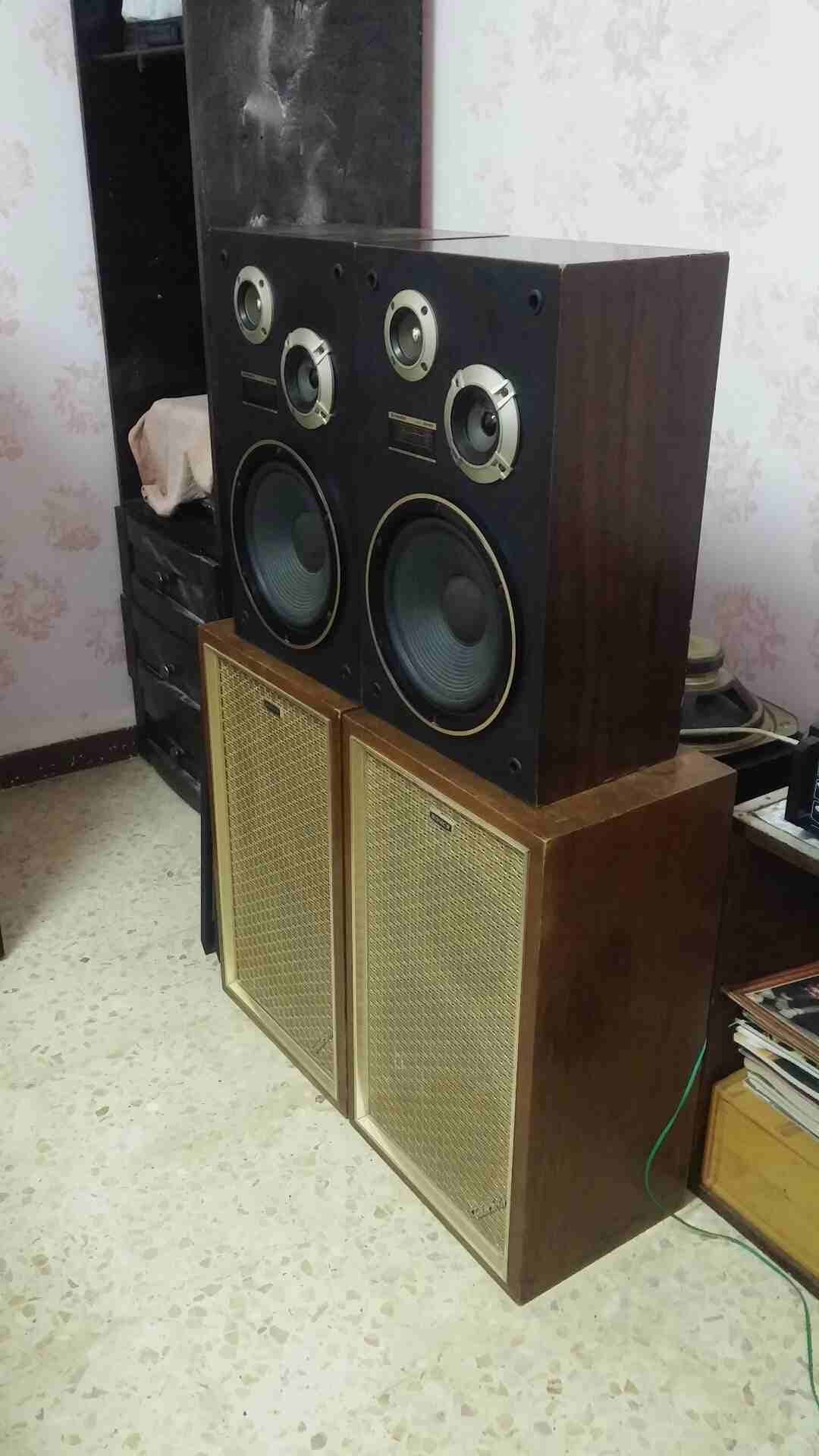 اجهزه صوتيه وسماعات بانواع واحجام مختلفه
لا تنسَ أنك شاهدت هذا الإعلان في عنكبوت
ستيريوهات عدد2
ا...