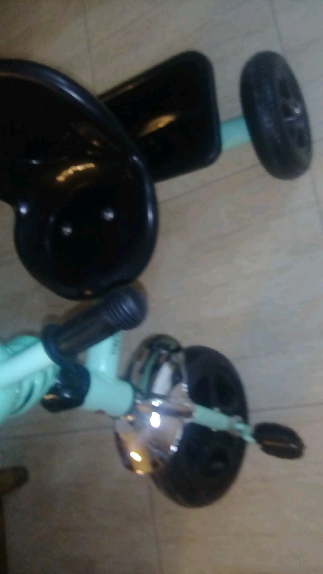 بسكليت بدلات حديد مضيئ مع عدة اصوات موسيقيه
لا تنسَ أنك شاهدت هذا الإعلان في عنكبوت
البسكليت...