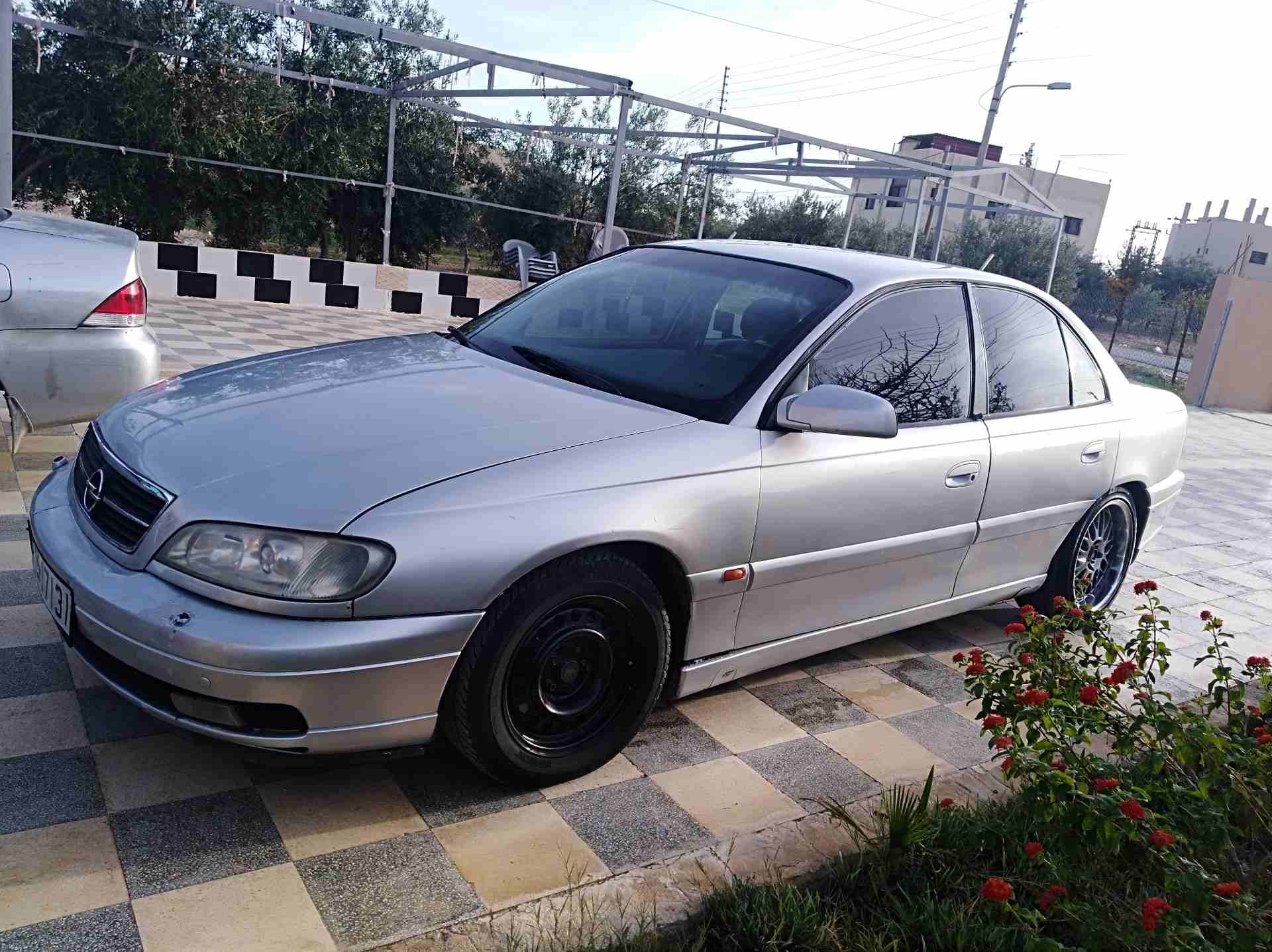 اوبل أوميجا 2000 للبيع أو البدل
لا تنسَ أنك شاهدت هذا الإعلان في عنكبوت
فل كامل ما عدا الفتحة فحص...