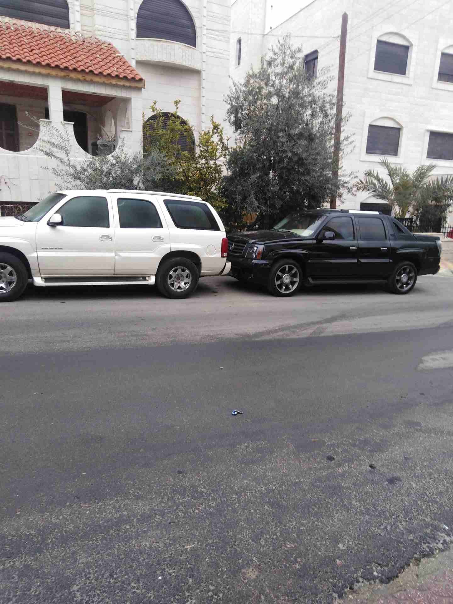 اسكاليد فل الفل لون اسود غرفه بيج معدل ومنفوظ بالكامل جنط وكوشوك اسكاليد 2013 جد
لا تنسَ أنك شاهدت هذا الإعلان في عنكبوت...