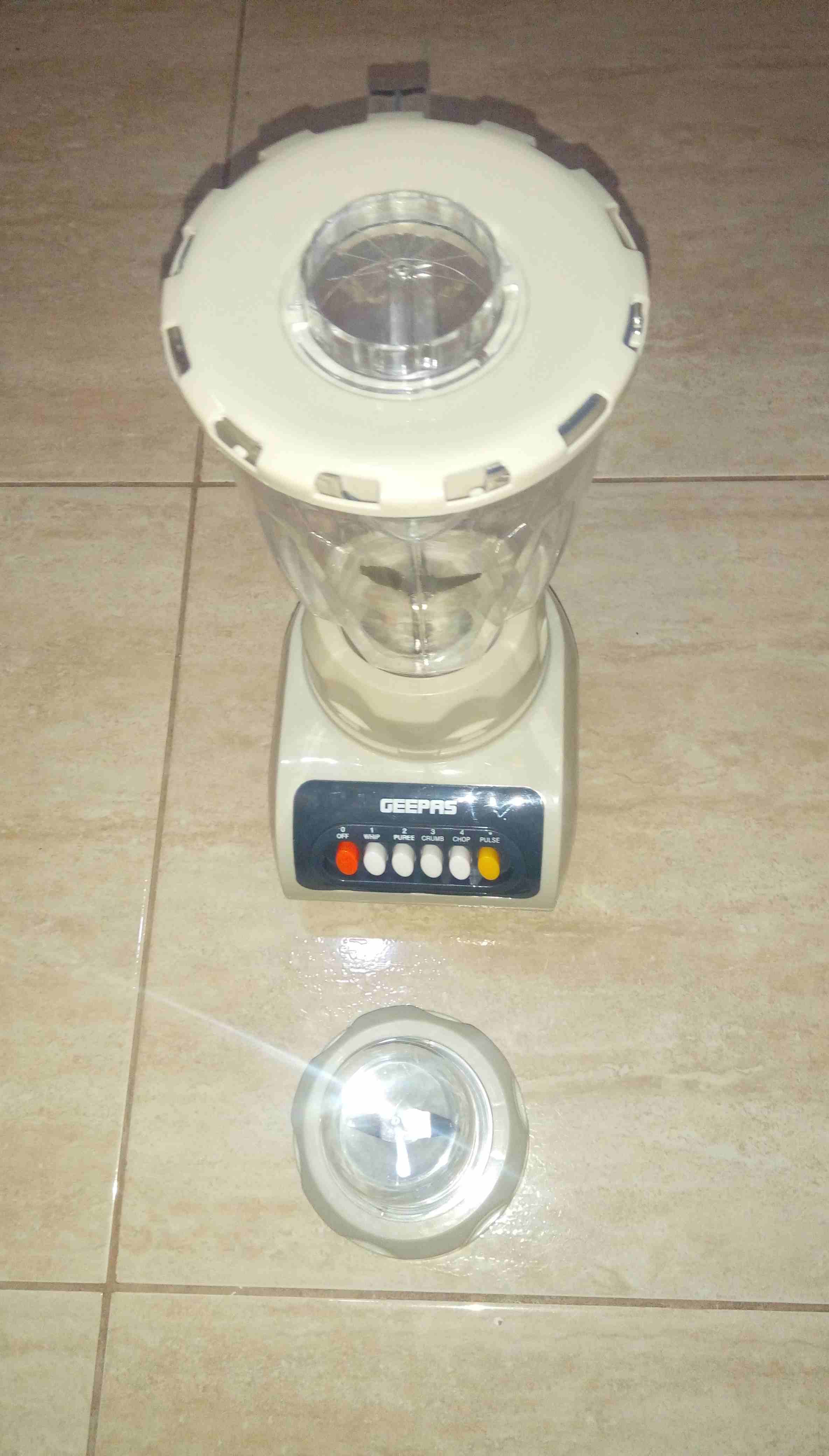 خلاط طعام وعصائر.و محضرة الطعام وطحن
لا تنسَ أنك شاهدت هذا الإعلان في عنكبوت
الخلاط الشامل لكل ال...