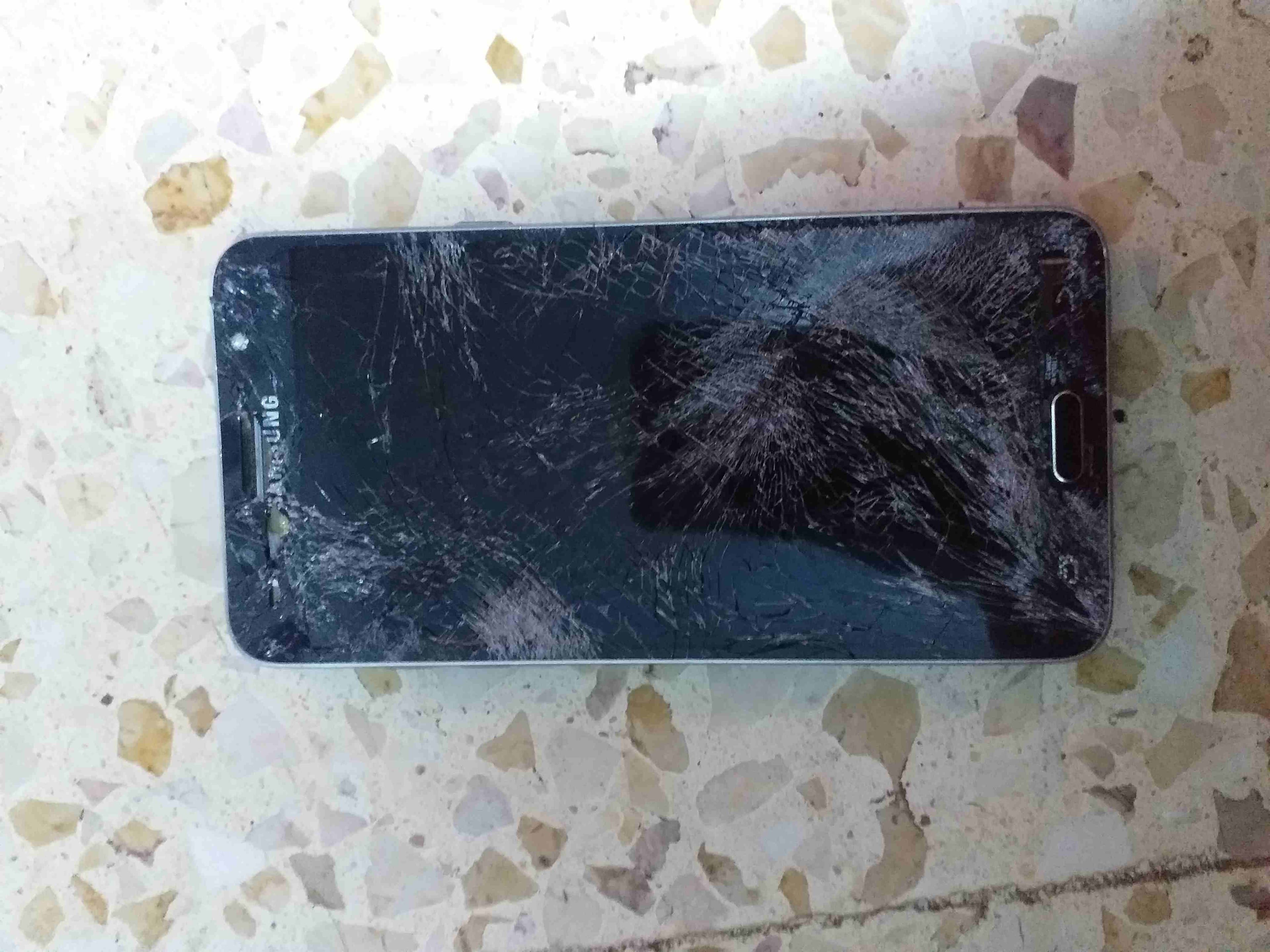 احتاج شاشة داخلية وخارجية وبطاريةJ72016
لا تنسَ أنك شاهدت هذا الإعلان في عنكبوت
للحاجه القصوى...
