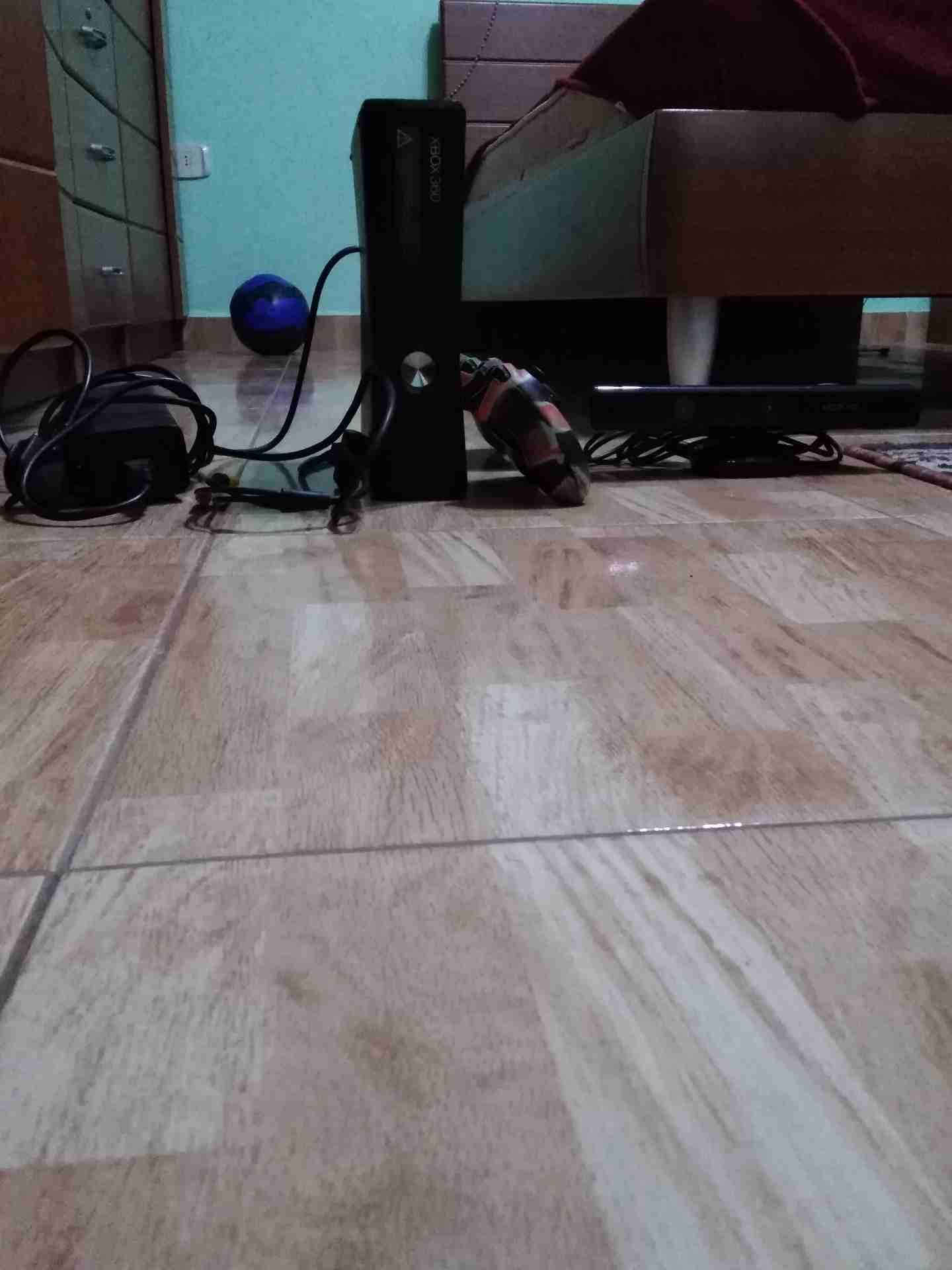 Xbox 360
لا تنسَ أنك شاهدت هذا الإعلان في عنكبوت
Xbox 360 مستعمل مدة سنتين مع ايدتين و كاميرا...