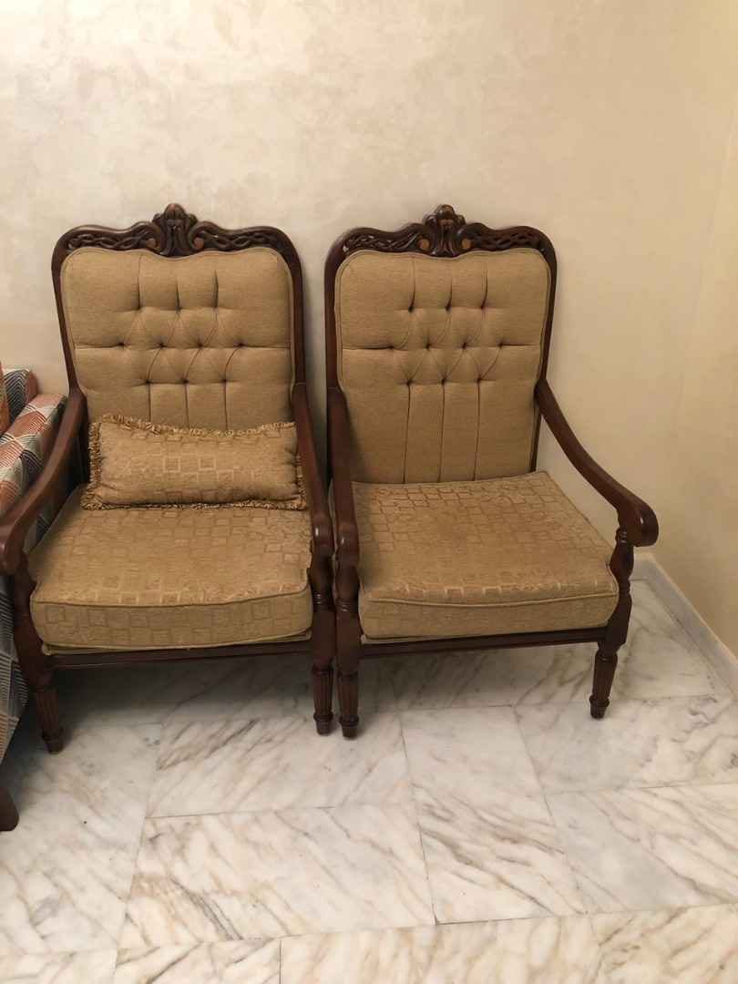 عمان / تلاع العلي
لا تنسَ أنك شاهدت هذا الإعلان في عنكبوت
1- طقم كنب مصري مع طاولات (طقمين)...