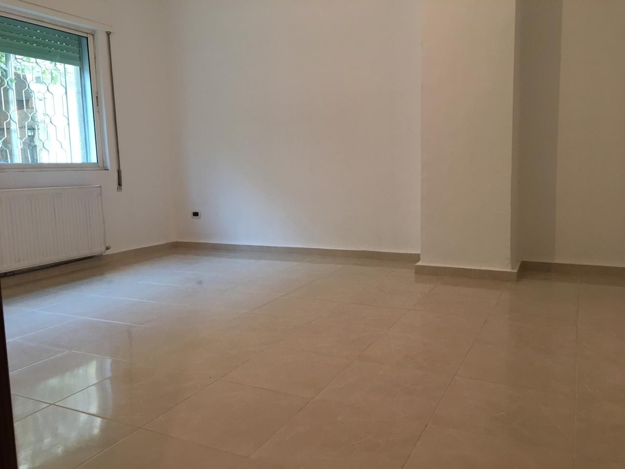 شقه للبيع في البيادر
لا تنسَ أنك شاهدت هذا الإعلان في عنكبوت
شقه للبيع في البيادر مطله على وا...