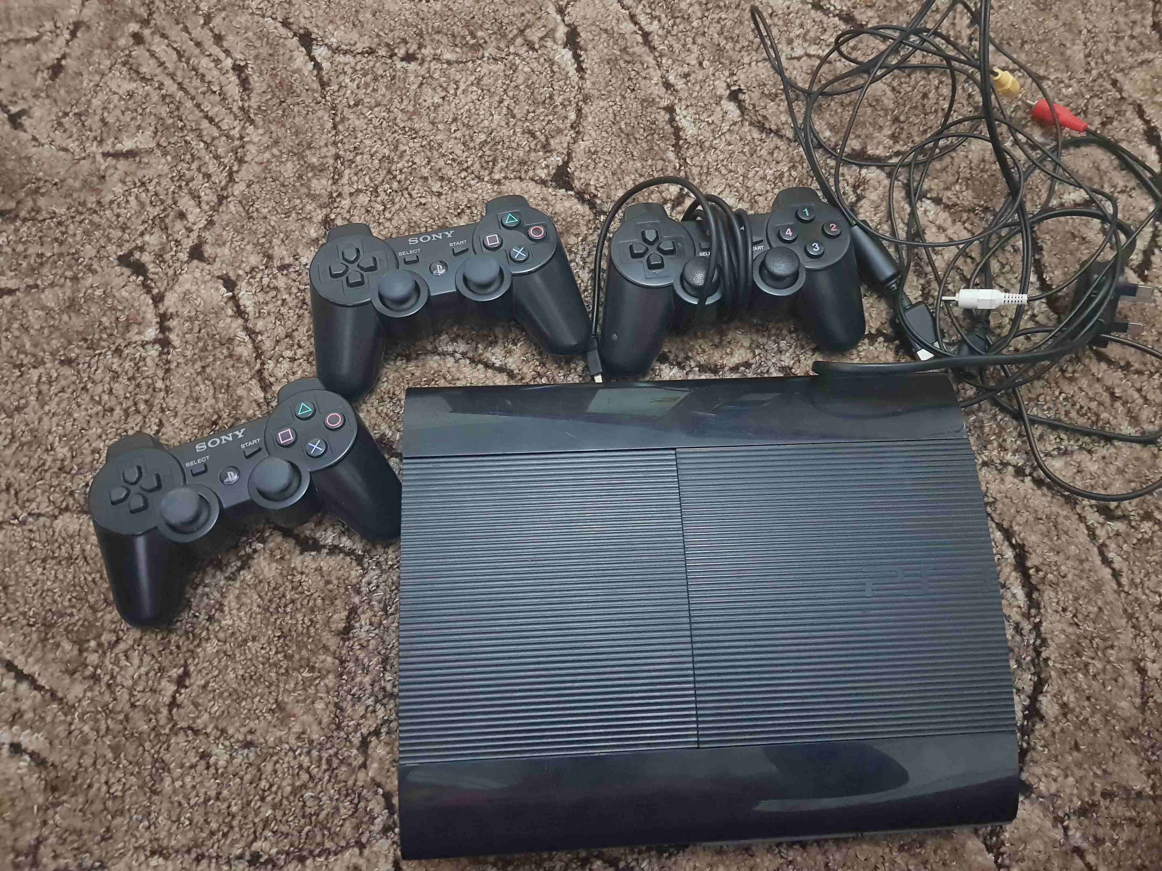 بلايستيشن 3
لا تنسَ أنك شاهدت هذا الإعلان في عنكبوت
Ps3 مستعمل مع 3 وحدات تحكم و12 سي دي ألعاب...