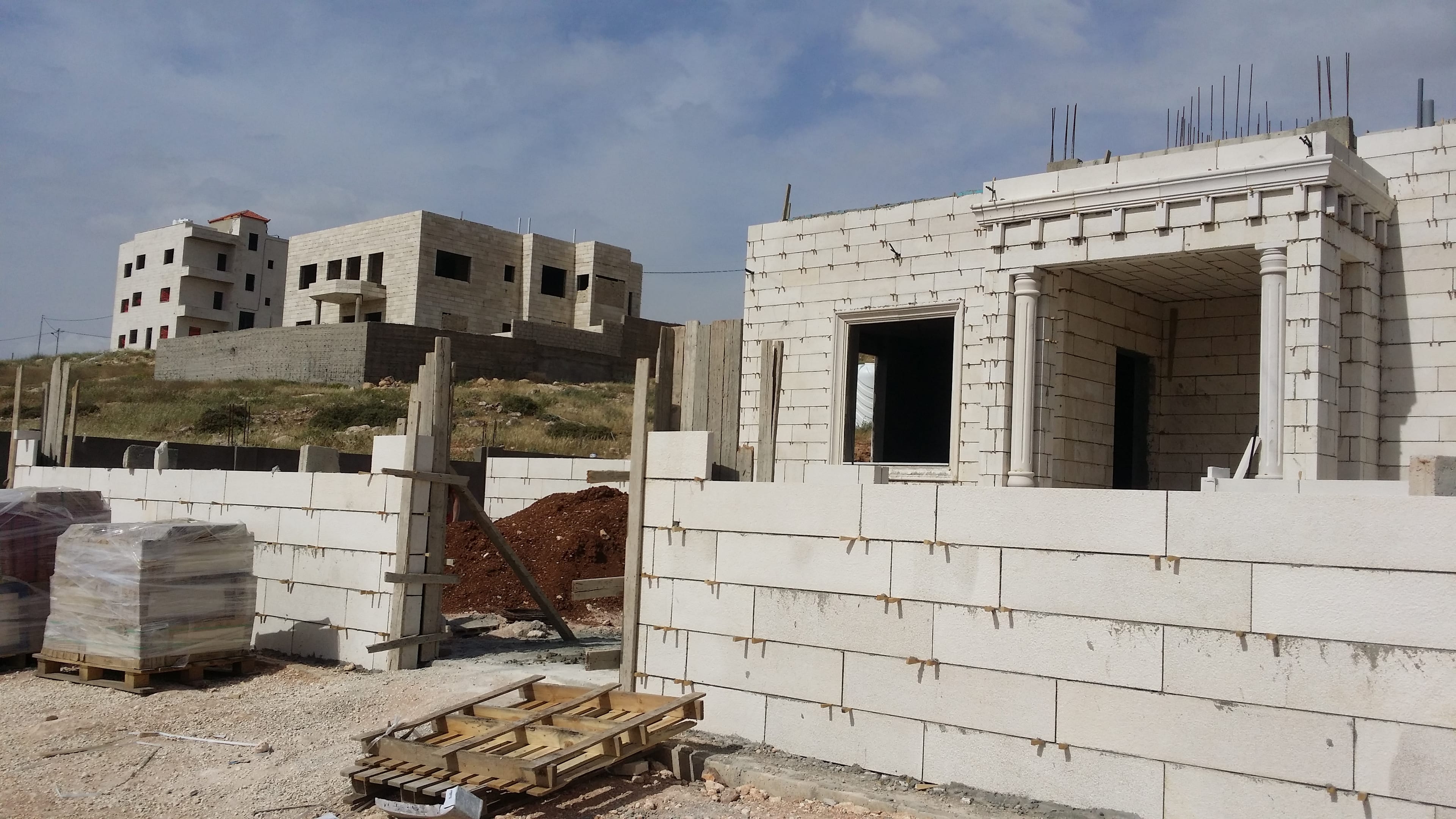 ابو مجد للمقاولات تعهدات جميع الأبنية عظم بالمواد0799209072
لا تنسَ أنك شاهدت هذا الإعلان في عنكبوت...