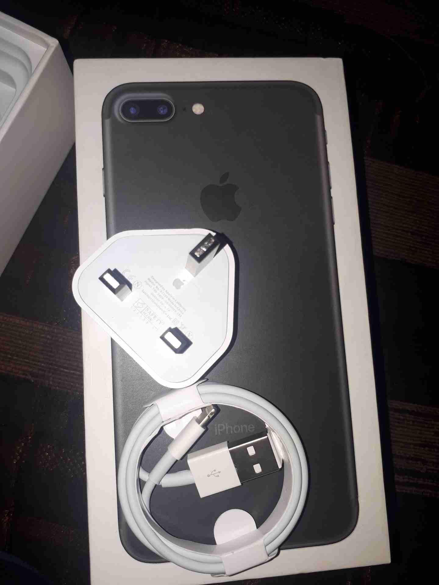 شاحن اصلي تاع الجهاز iphone 7 plas مكفول مش مطيول من الكرتونه
لا تنسَ أنك شاهدت هذا الإعلان في عنكبوت...