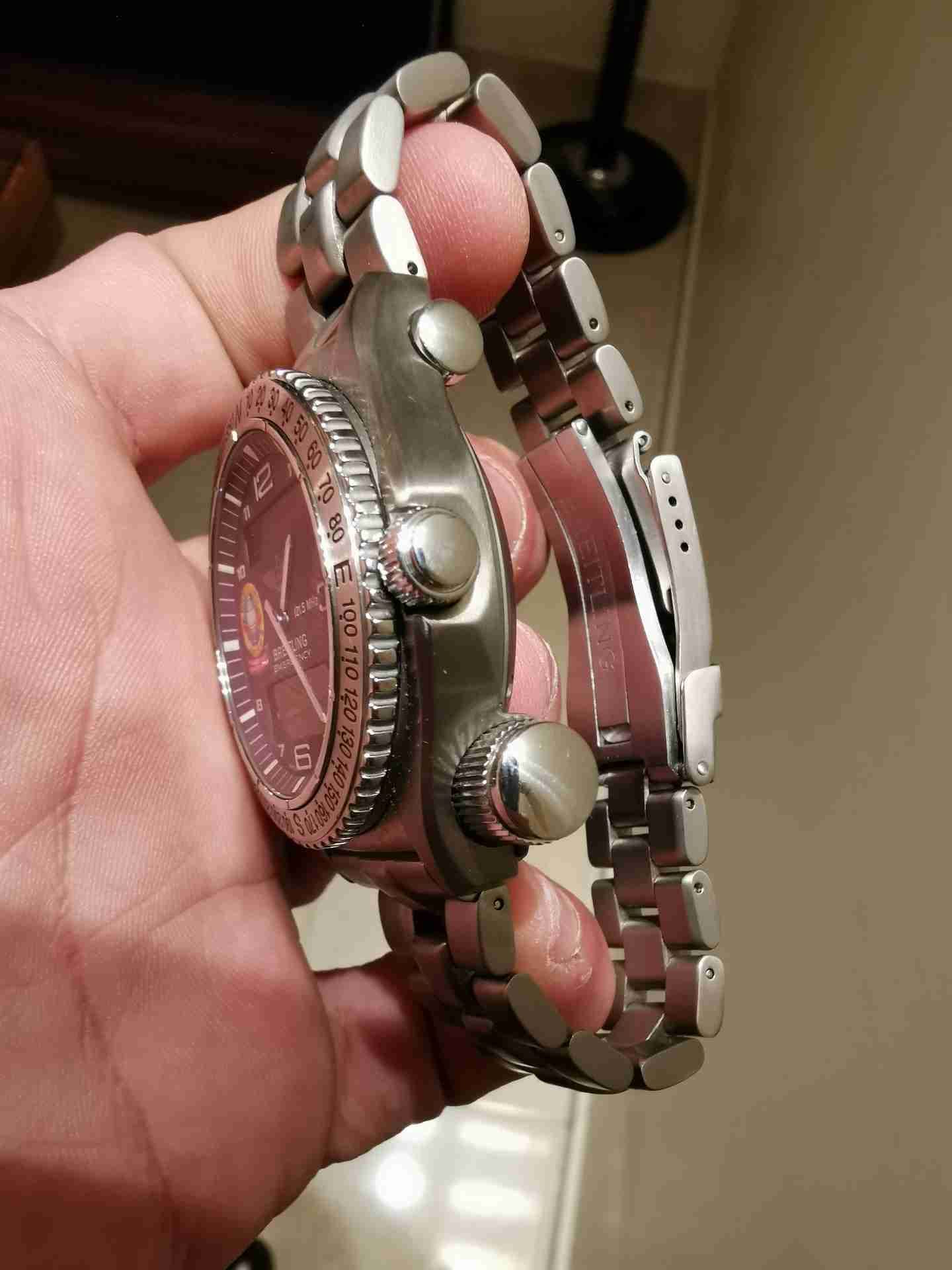 breitling emergency orbiter 3
لا تنسَ أنك شاهدت هذا الإعلان في عنكبوت
الساعة مستعملة بحالة نظ...