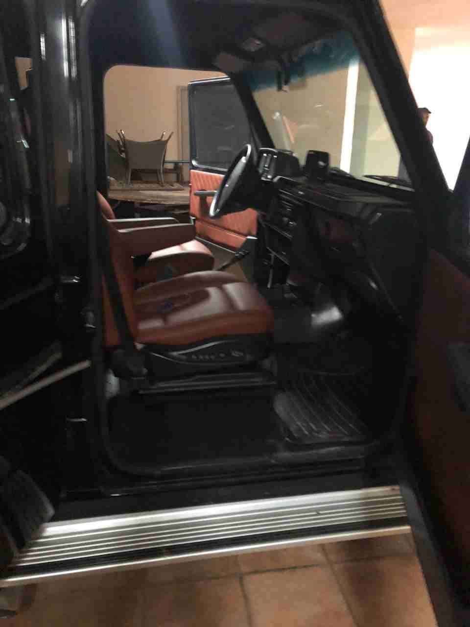 G-CLASS
لا تنسَ أنك شاهدت هذا الإعلان في عنكبوت
سيارة ج-كلاس موديل الثمانينات بس معدلة بودي 2010....