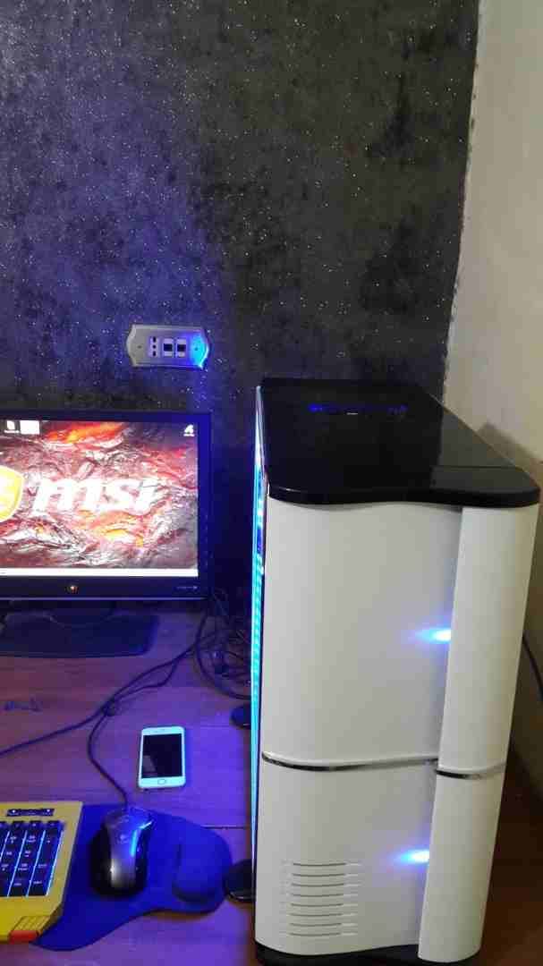 كيس احترافي للبيع Case gaming
لا تنسَ أنك شاهدت هذا الإعلان في عنكبوت
ntel Core i7-3770- 3.40GHz...
