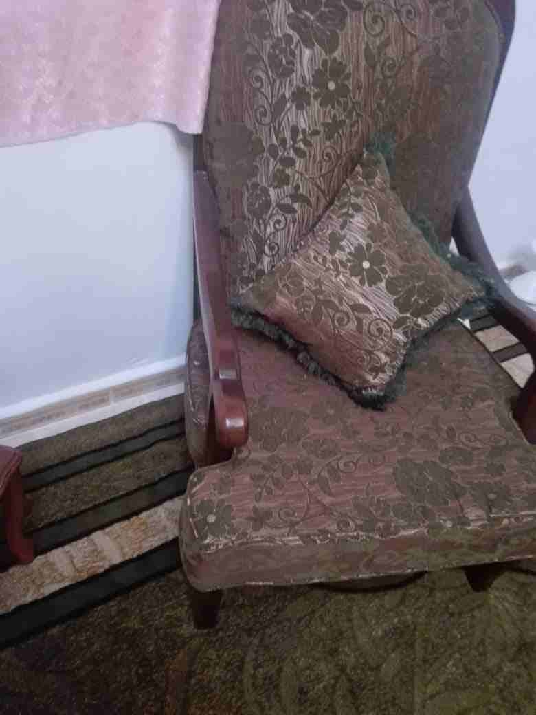 كنب مع طاوله شاشه بحاله وكاله
لا تنسَ أنك شاهدت هذا الإعلان في عنكبوت
طاولة شاشه بحاله وكاله كنب...