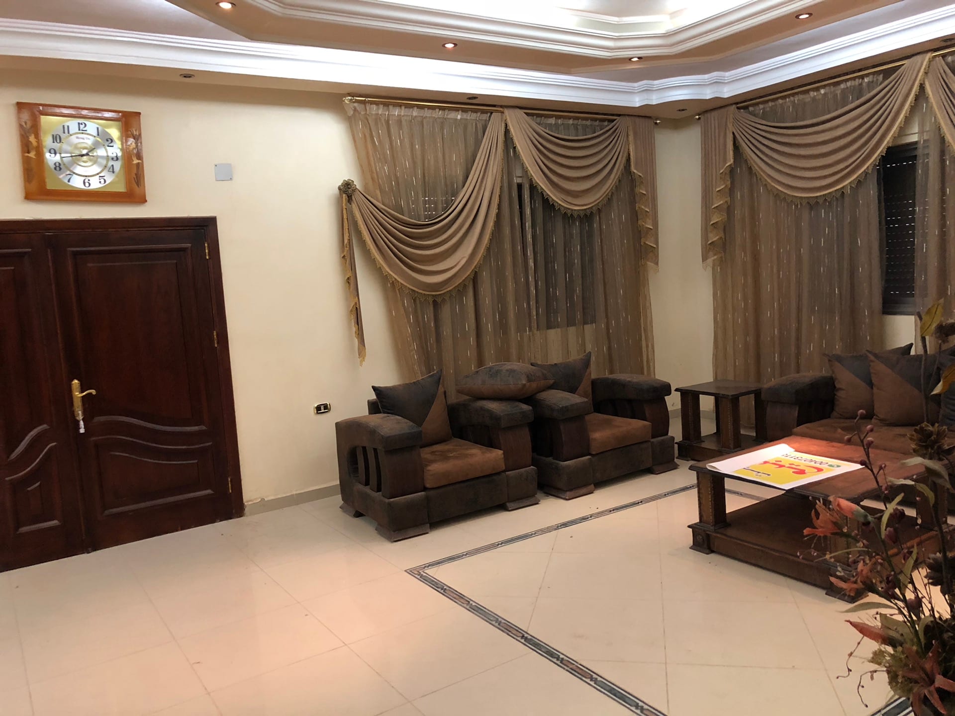 فيلا للبيع طريق المطار
لا تنسَ أنك شاهدت هذا الإعلان في عنكبوت
فيلا اوشبه عماره 3طوابق الاول...